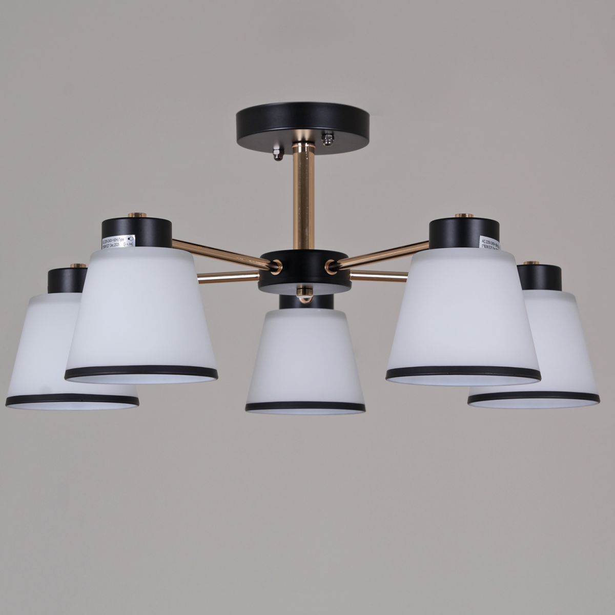 Люстра на штанге Reluce 30560-0.3-05 BK+FG в #REGION_NAME_DECLINE_PP#