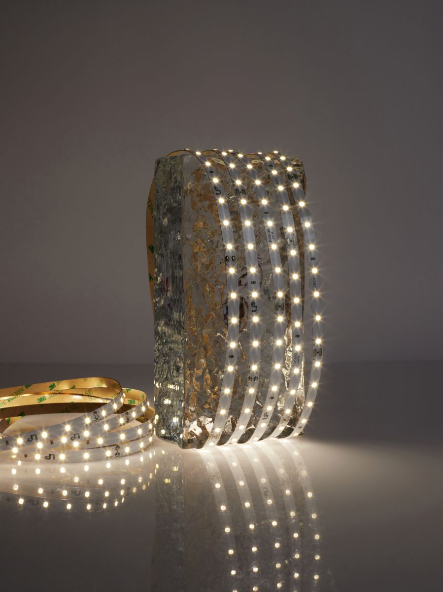 Светодиодная лента LEDS POWER 2835 64/м (6Вт/м) 24В нейтральная, серия ПРО140 005119 в #REGION_NAME_DECLINE_PP#