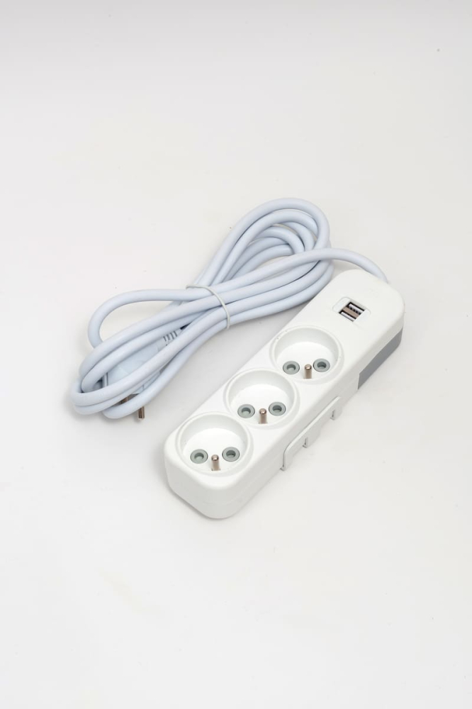 Удлинитель 3вх с защитными шторками USB UPS ELBI Myra 527-010203-326 в Санкт-Петербурге