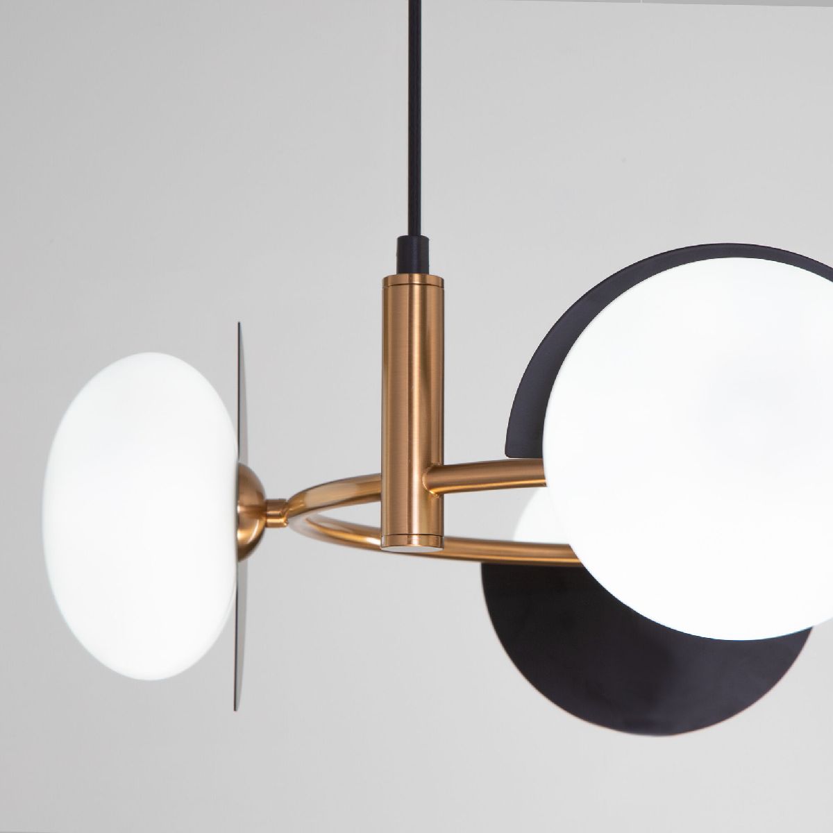 Подвесная люстра Eurosvet Moity 70150/4 черный/латунь Smart a064822 в Санкт-Петербурге