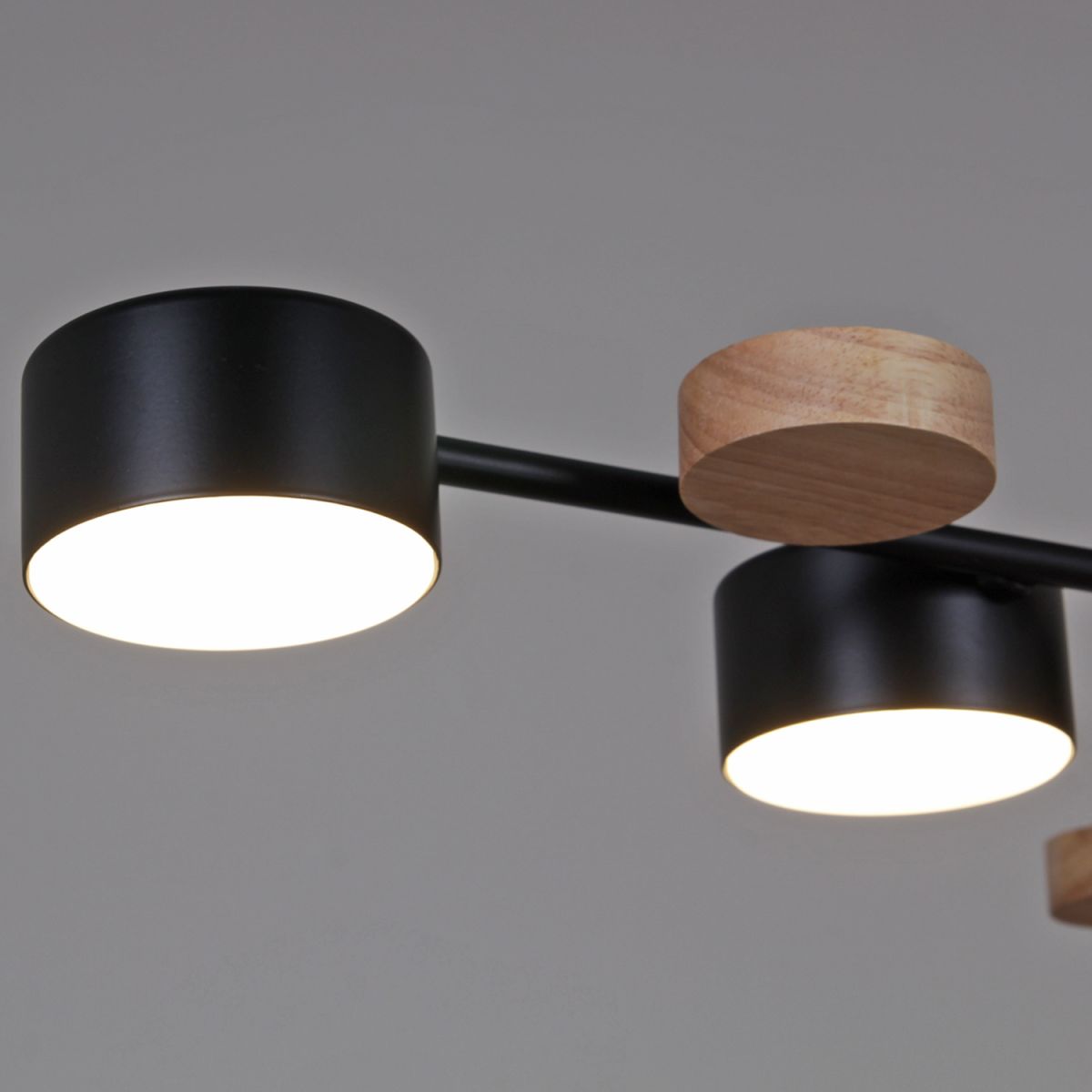 Люстра на штанге Reluce 03758-0.3-10 BK+WOOD GX53 в Санкт-Петербурге