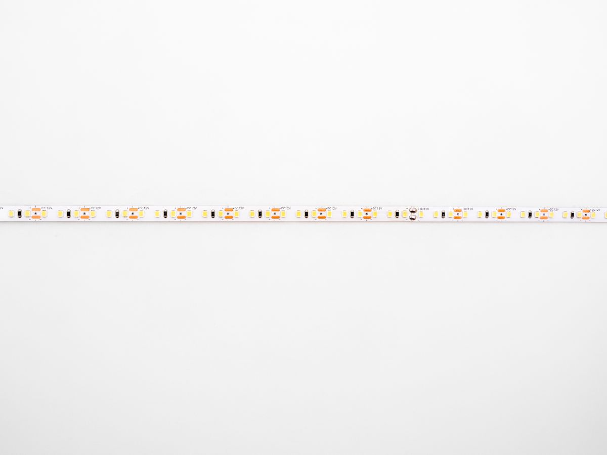 Светодиодная лента LEDS POWER 2835 120/м (9,6Вт/м) 12В холодная, серия LIGHT 002354 в Санкт-Петербурге