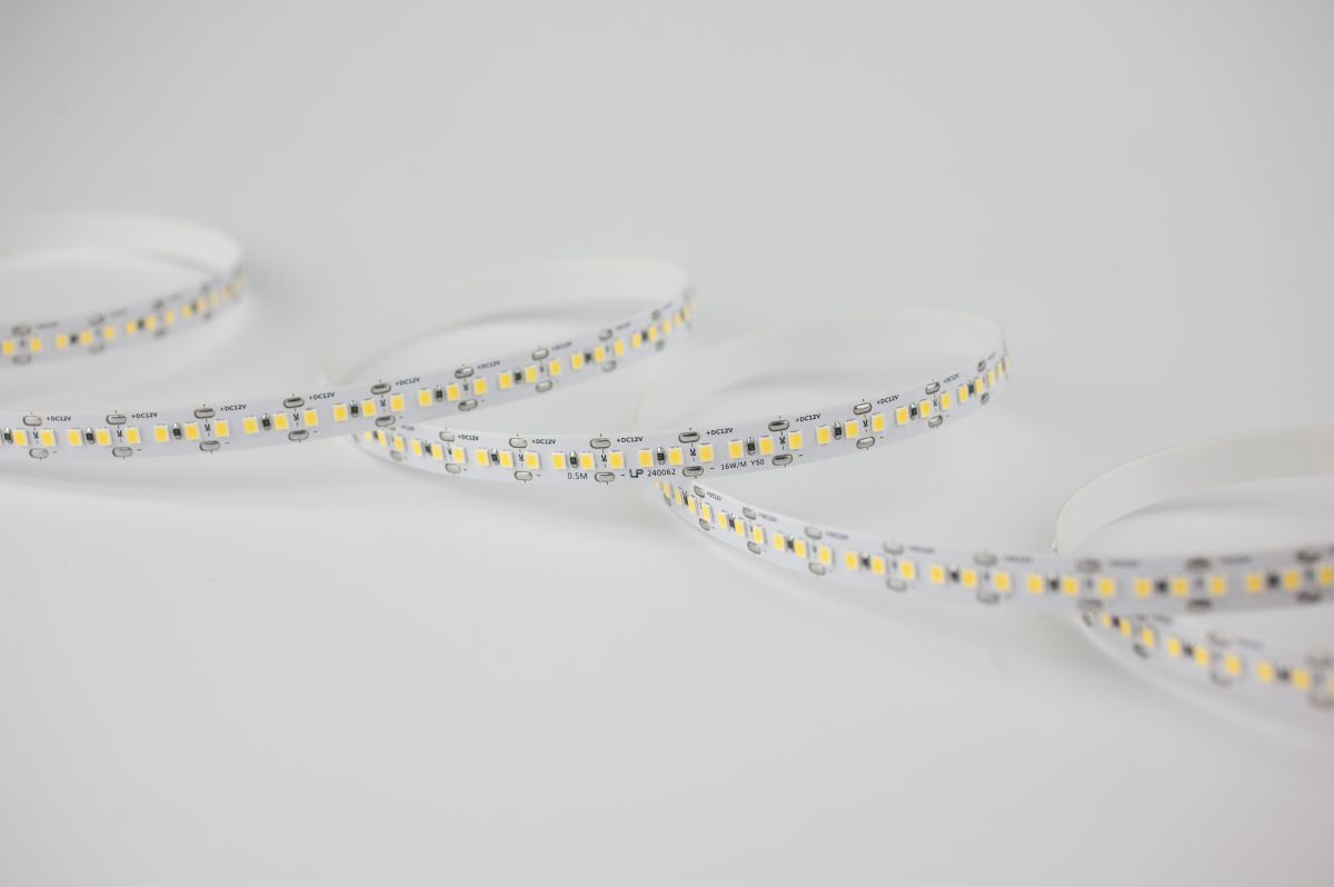 Светодиодная лента LEDS POWER 2835 180/м (16Вт/м) 12В холодная 008714 в #REGION_NAME_DECLINE_PP#