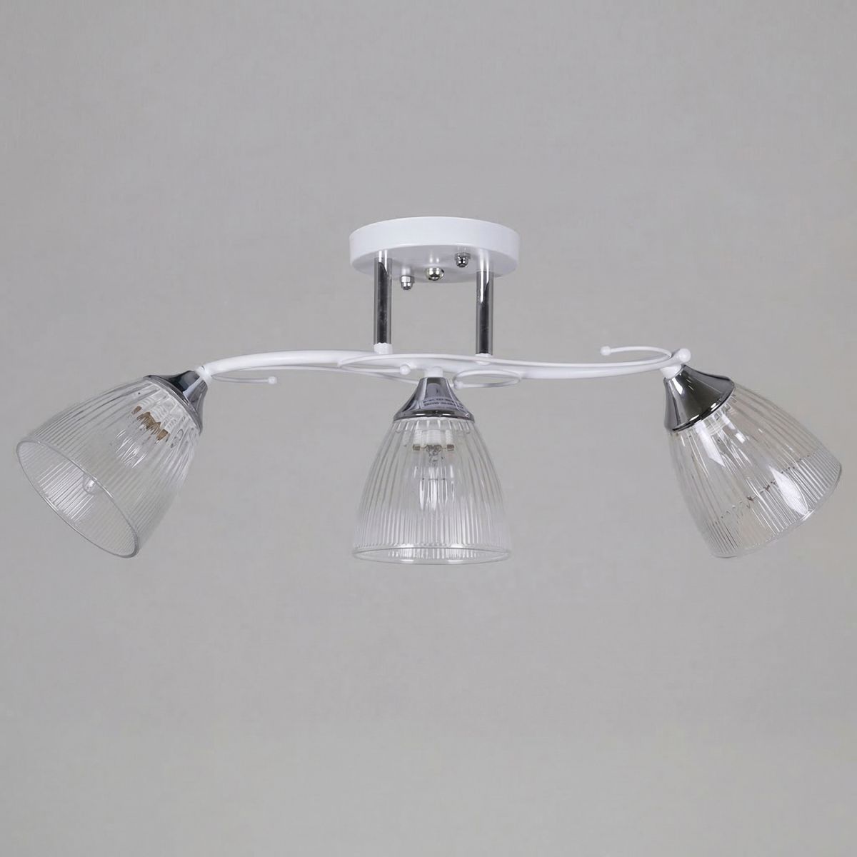 Потолочный светильник Reluce 55560-0.3-03 WH+CR в Санкт-Петербурге