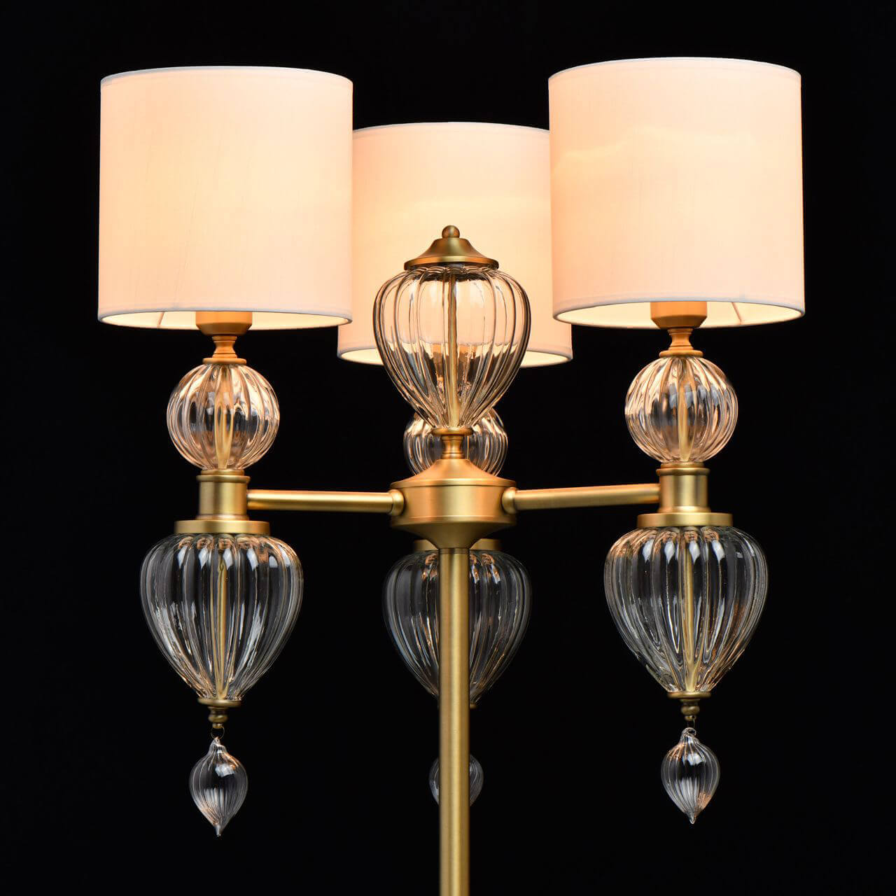 Торшер Chiaro Оделия 1 619041503 в Санкт-Петербурге