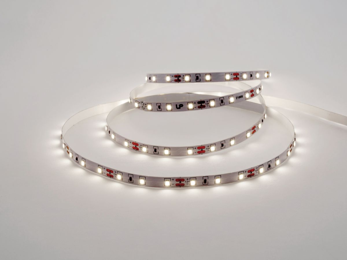 Светодиодная лента LEDS POWER 2835 60/м (4,8Вт/м) 12В нейтральная 002194 в Санкт-Петербурге