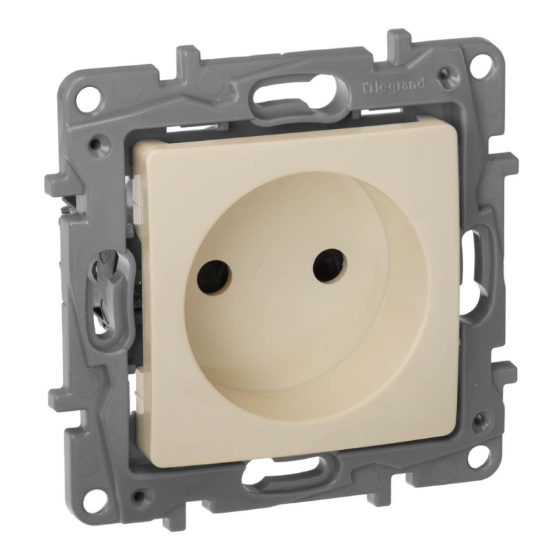 Розетка 2К Legrand Etika 16A 250V б/з со шторками винтовой зажим слоновая кость 672334 в Санкт-Петербурге