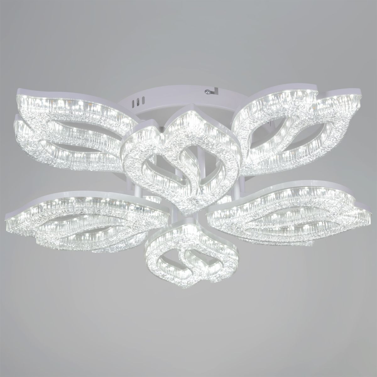 Потолочная люстра Reluce 39290-0.3-4+4 WH в Санкт-Петербурге