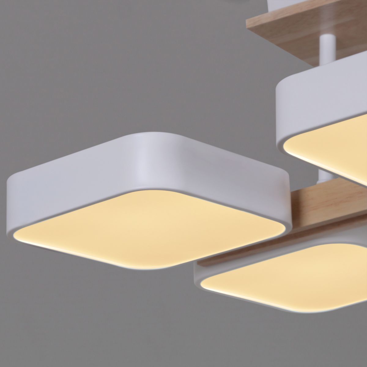 Потолочная люстра Reluce 03359-0.3-06 WH+WOOD в Санкт-Петербурге