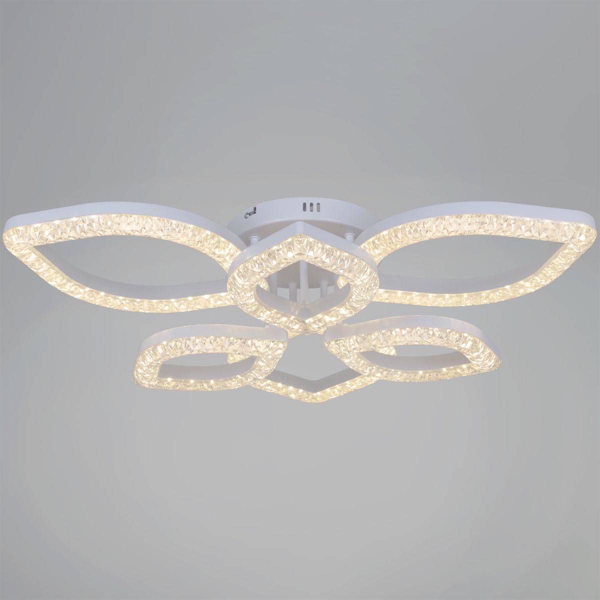 Потолочная люстра Reluce 28120-0.3-3+3C WH в Санкт-Петербурге