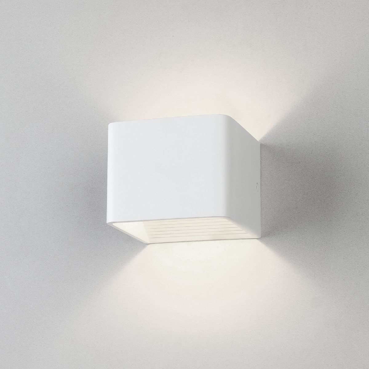 Настенный светодиодный led светильник Elektrostandard  Corudo MRL LED 1060 белый 4690389196263 a063686 в Санкт-Петербурге
