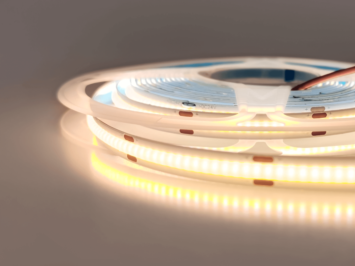 Светодиодная лента SWG PRO COB320-24-6-WW теплый белый 24В IP20 6Вт/м 320 LED/м 00-00044155 в #REGION_NAME_DECLINE_PP#