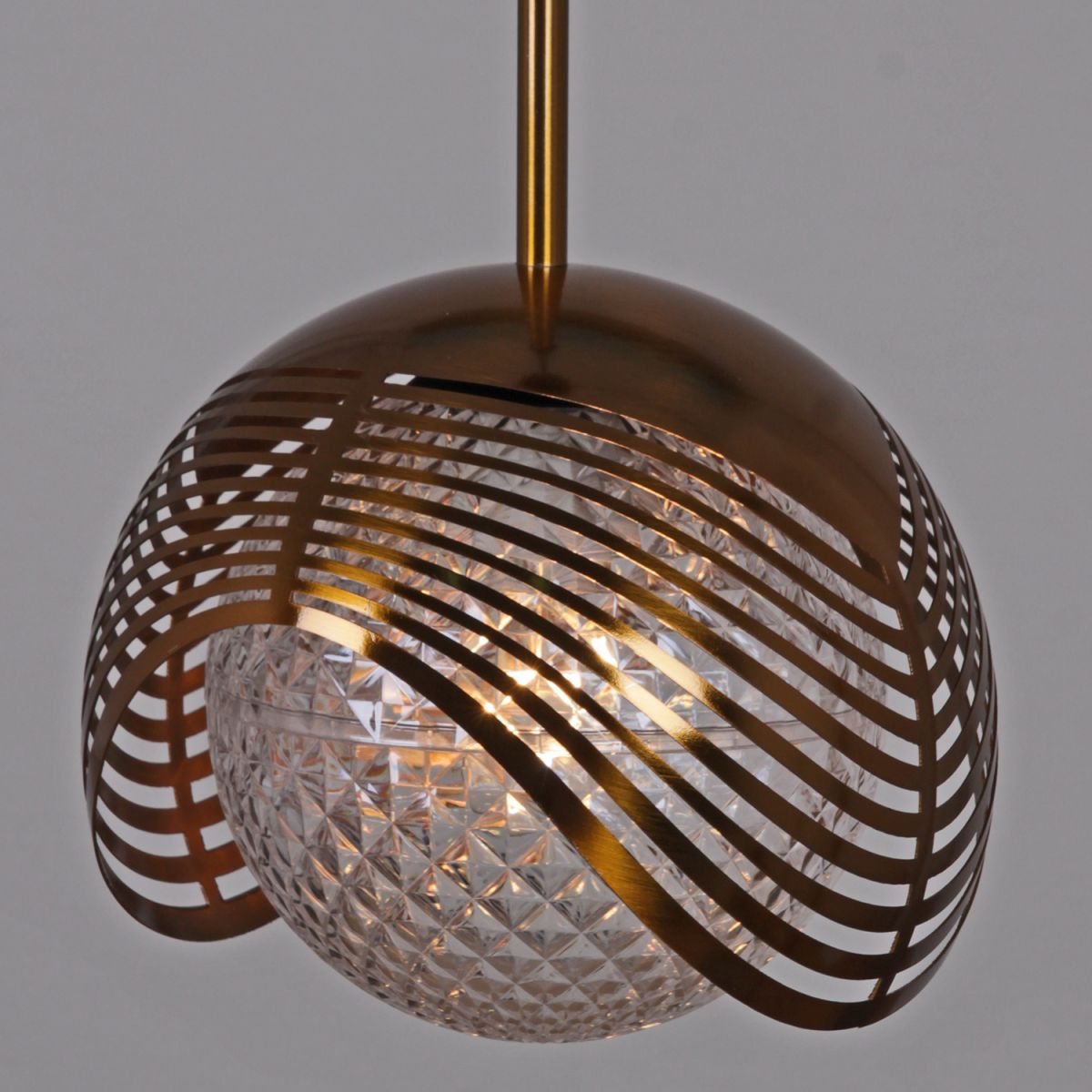 Подвесной светильник Reluce 05912-0.9-01 GB в Санкт-Петербурге