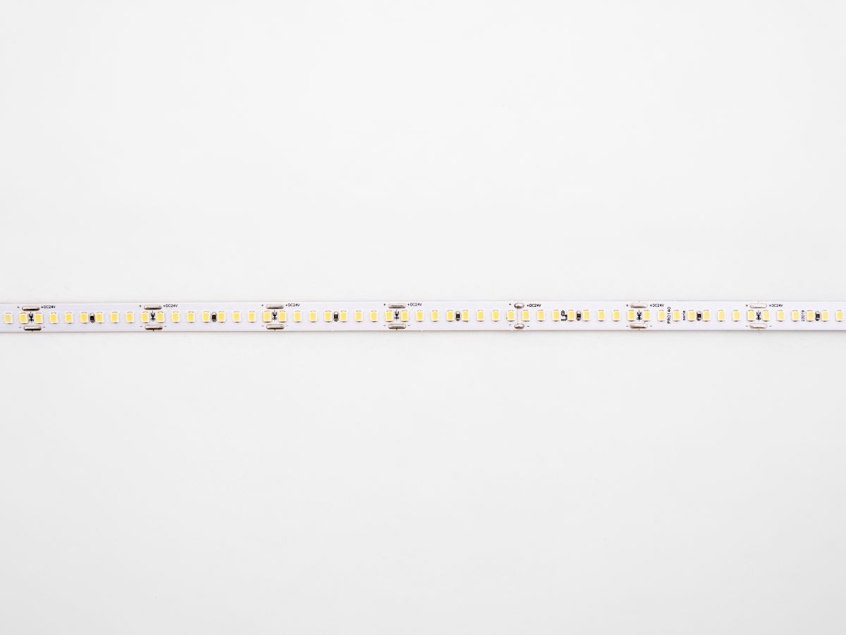 Светодиодная лента LEDS POWER 2835 192/м (18Вт/м) 24В холодная, серия ПРО140 005256 в #REGION_NAME_DECLINE_PP#