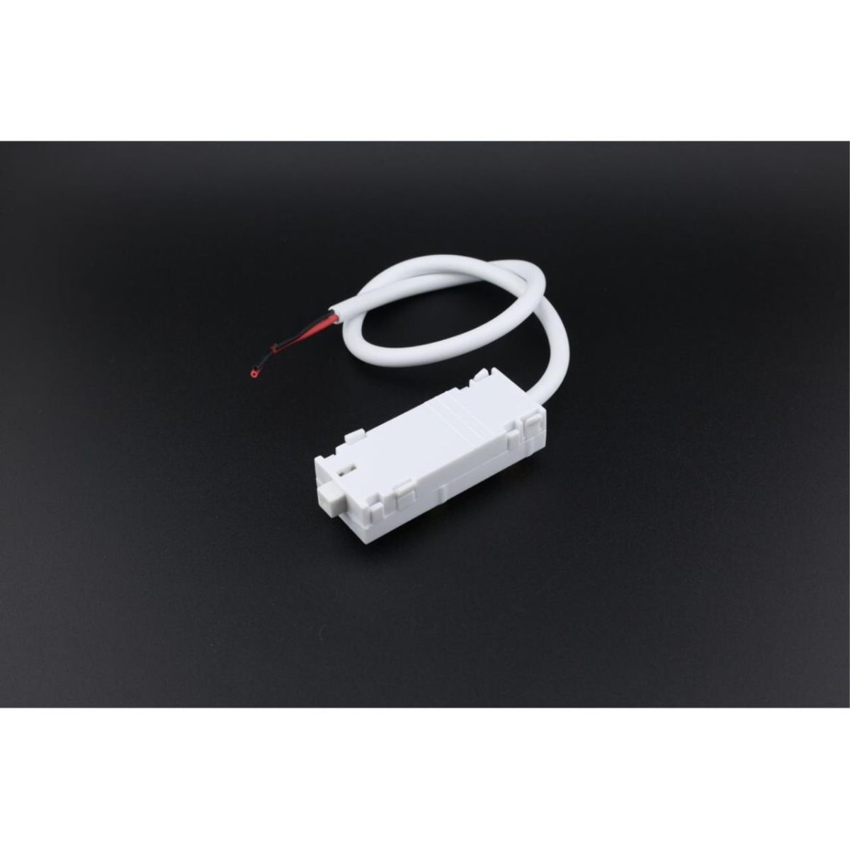 Ввод питания угловой для магнитного шинопровода Aployt Magnetic track 220 APL.0280.10.03 в Санкт-Петербурге