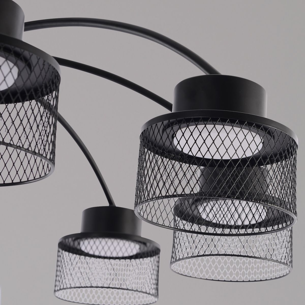 Люстра на штанге Reluce 68010-0.3-08 BK в #REGION_NAME_DECLINE_PP#