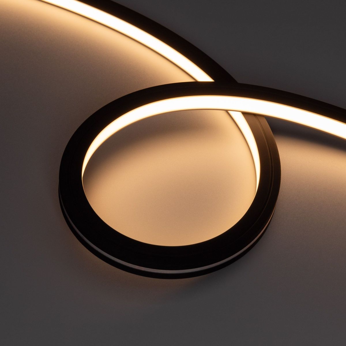 Светодиодная герметичная лента Arlight NOVA-TOP-BLACK-A120-16x15mm 24V Warm3000 (10 W/m, IP67, 2835, 5m, wire x2) 036731 в Санкт-Петербурге