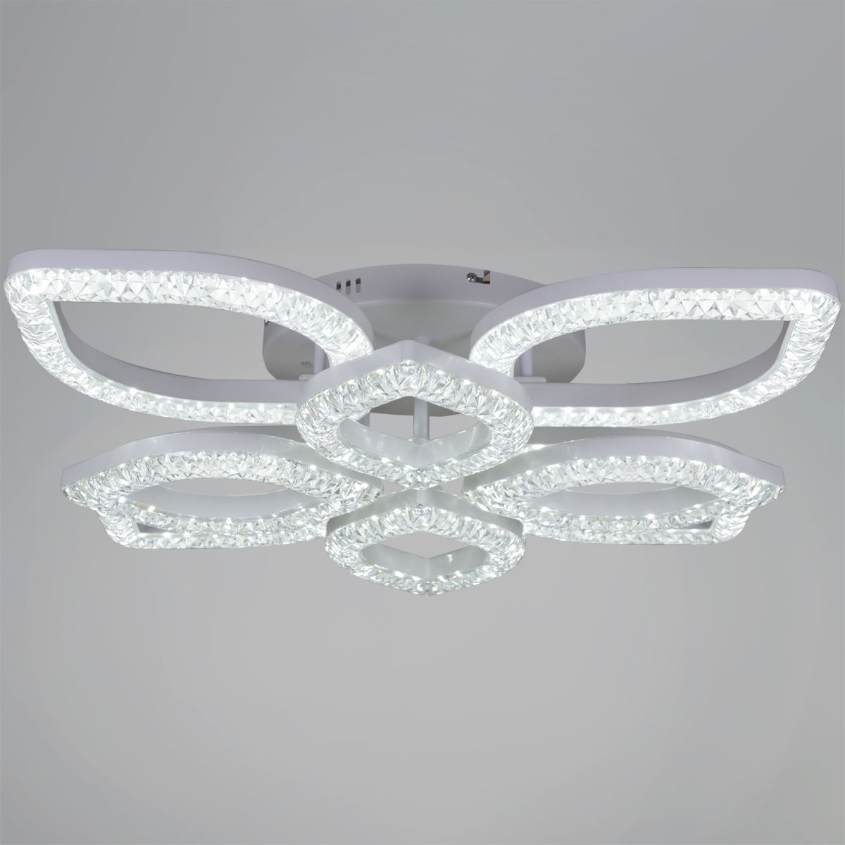 Потолочная люстра Reluce 28120-0.3-4+4C WH в Санкт-Петербурге