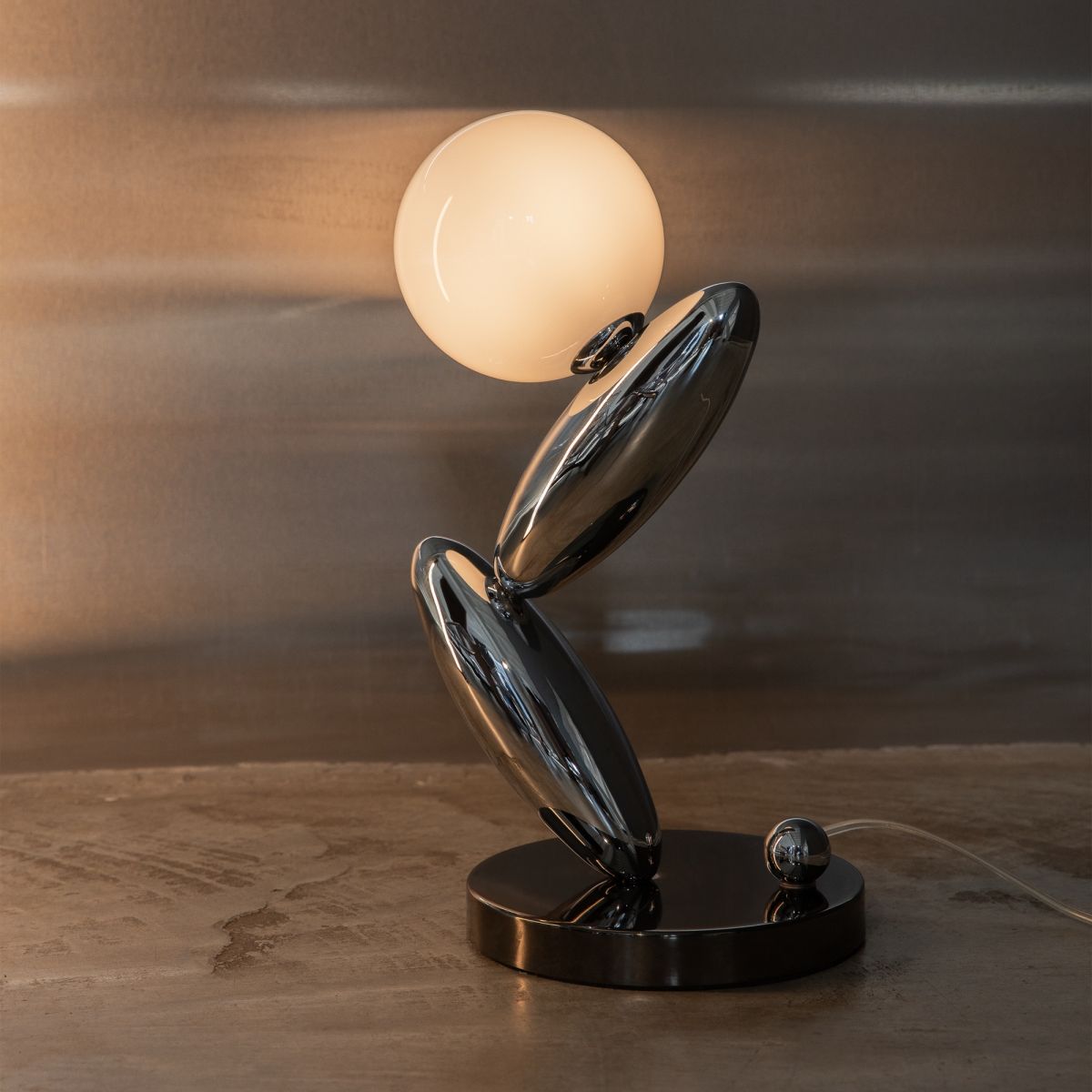 Настольная лампа Maytoni Resonance MOD482TL-L6PT3K в #REGION_NAME_DECLINE_PP#