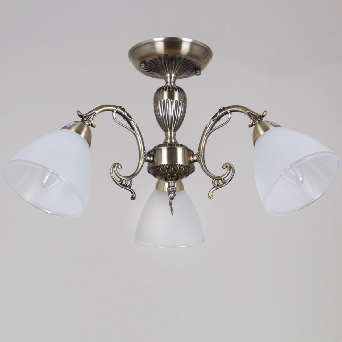 Потолочная люстра Reluce 86687-0.3-03 в Санкт-Петербурге