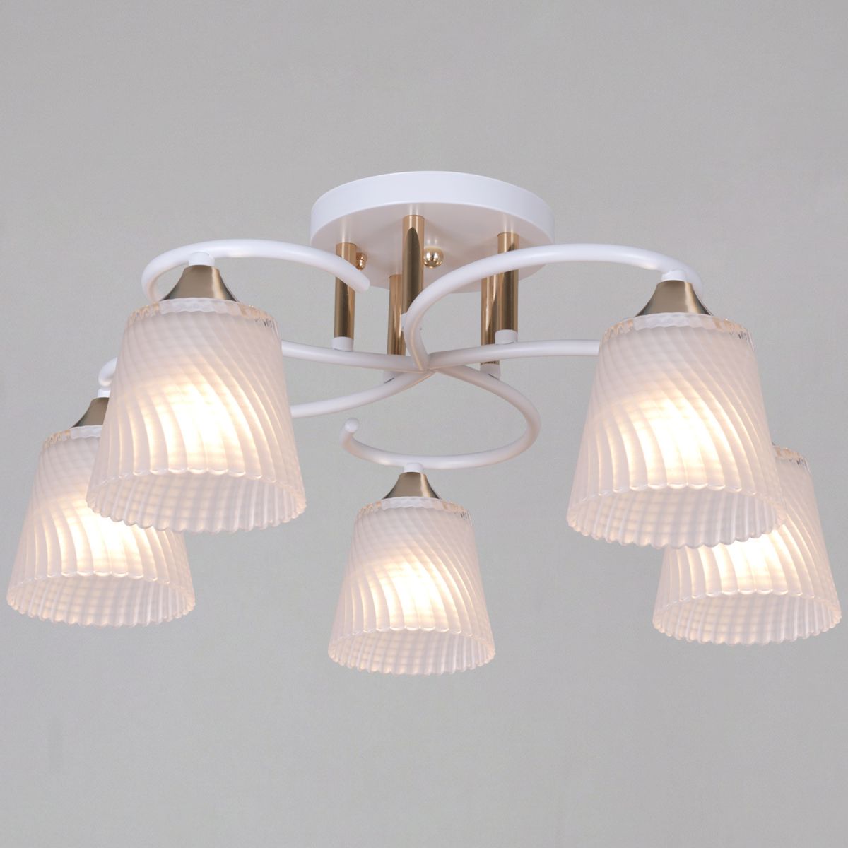 Потолочная люстра Reluce 06360-0.3-05 WH+FG в #REGION_NAME_DECLINE_PP#