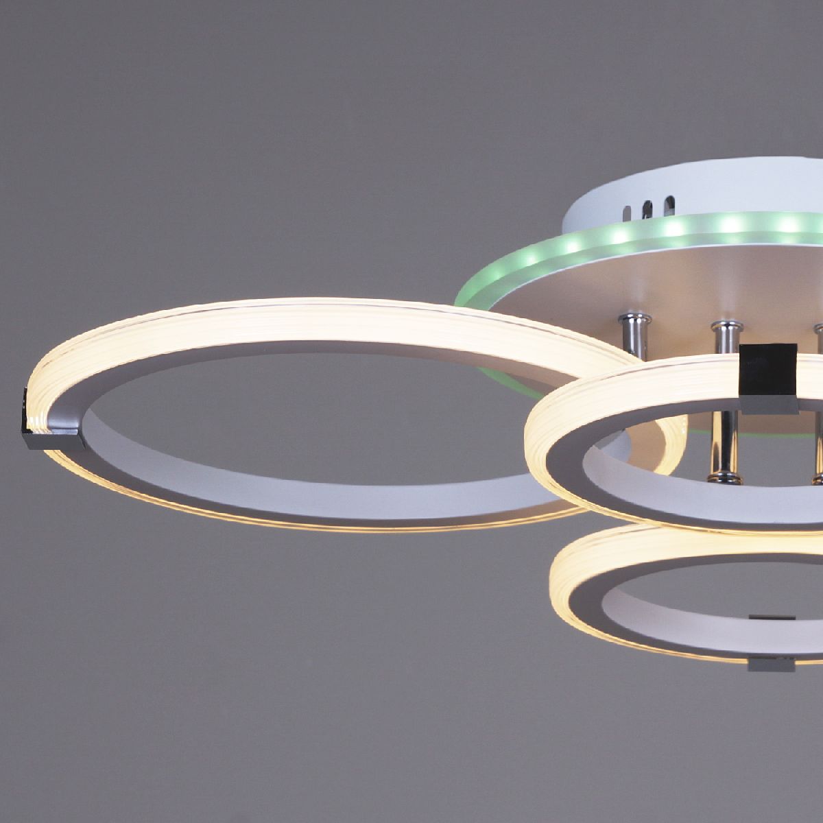 Потолочная люстра Reluce 06319-3.3-04 WH+CR (RGB) в Санкт-Петербурге