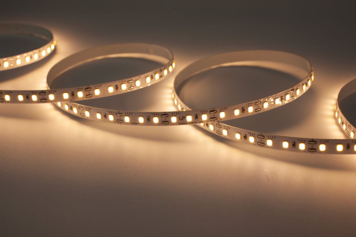 Светодиодная лента LEDS POWER 2835 120/м (10Вт/м) 12В теплая 008660 в #REGION_NAME_DECLINE_PP#