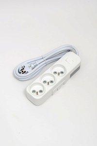Удлинитель 3вх с защитными шторками с включателем UPS ELBI Myra 527-010202-325