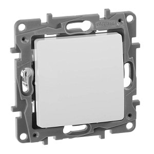 Переключатель одноклавишный промежуточный Legrand Etika 10A 250V белый 672209